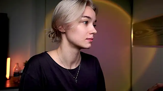 ileanacampbe online show from March 21, 4:17 am