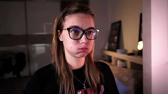 ileanacampbe online show from September 18, 4:25 am