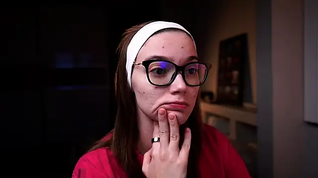 ileanacampbe online show from December 15, 4:39 am