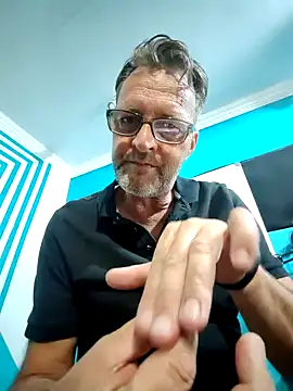 Snapshot of itsmeyes69 chatting on January 29, 5:35 pm itsmeyes69 online show from January 29, 5:35 pm