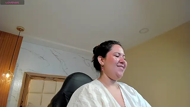 zoes milee online show from March 19, 11:47 am