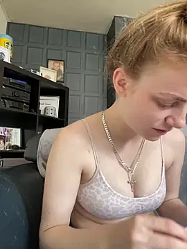 Snapshot of VioletxBlue chatting on June 2, 1:24 pm VioletxBlue online show from June 2, 1:24 pm