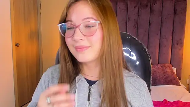 Dahlia Rousse online show from November 9, 5:11 pm