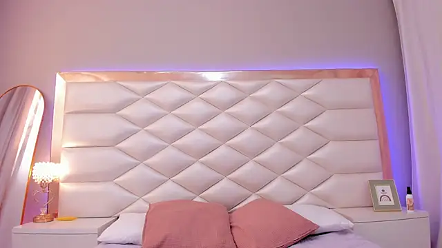 LucineArias online show from February 17, 8:37 pm