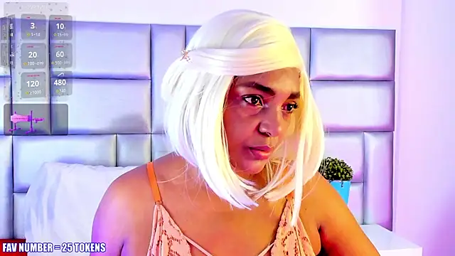 LovelyNickii online show from November 3, 12:50 pm