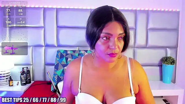 LovelyNickii online show from February 13, 1:07 pm