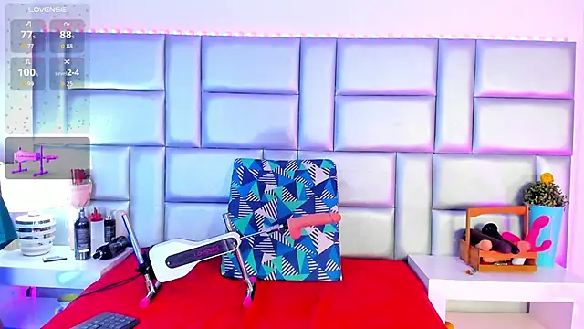 LovelyNickii online show from April 24, 12:51 pm