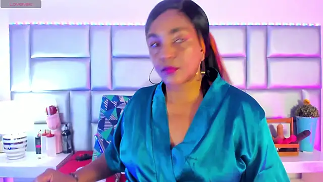 LovelyNickii online show from April 29, 1:15 pm