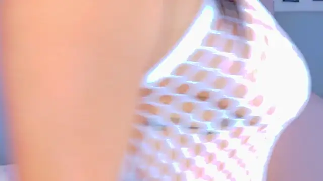 Snapshot of AlynAllen chatting on November 12, 7:46 pm AlynAllen online show from November 12, 7:46 pm