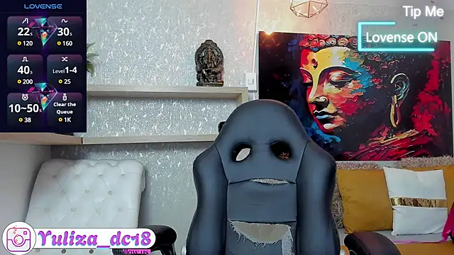 Luxury Woman online show from March 12, 2:56 pm