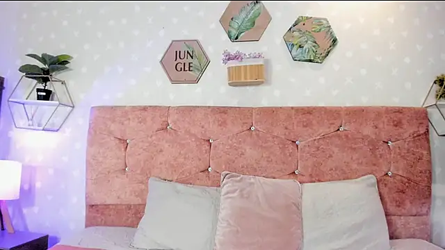 Elise-Leyton online show from March 9, 2:10 pm