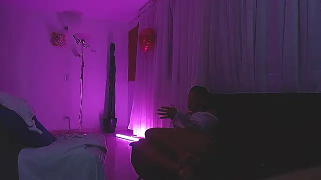 Snapshot of Katalina_Rosee chatting on March 19, 1:10 am Katalina Rosee online show from March 19, 1:10 am