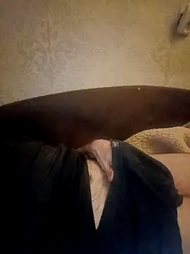 Snapshot of Lukas2204 chatting on October 27, 9:52 pm Lukas2204 online show from October 27, 9:52 pm