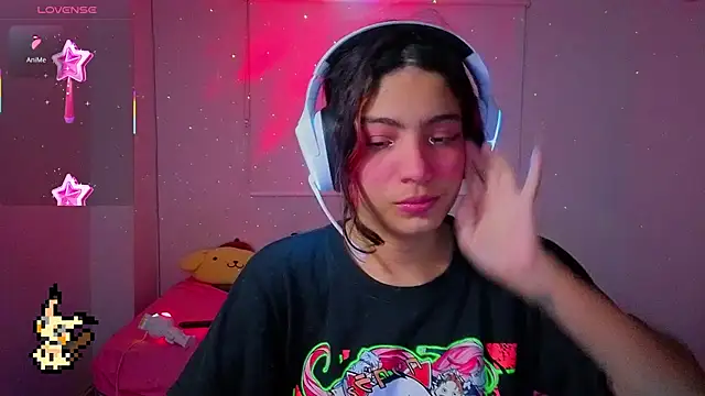 Lovelyamyy online show from December 19, 11:23 pm