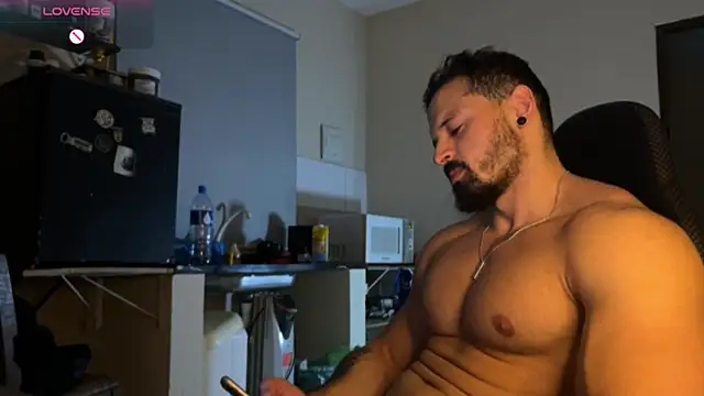 Snapshot of Lucasfit24 chatting on January 13, 12:38 am Lucasfit24 online show from January 13, 12:38 am