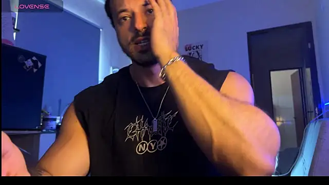 Snapshot of Lucasfit24 chatting on February 26, 2:38 pm Lucasfit24 online show from February 26, 2:38 pm