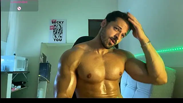 Snapshot of Lucasfit24 chatting on March 5, 2:13 pm Lucasfit24 online show from March 5, 2:13 pm