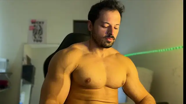 Snapshot of Lucasfit24 chatting on March 11, 2:56 pm Lucasfit24 online show from March 11, 2:56 pm