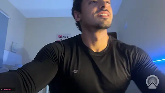Snapshot of Lucasfit24 chatting on May 9, 1:22 am Lucasfit24 online show from May 9, 1:22 am
