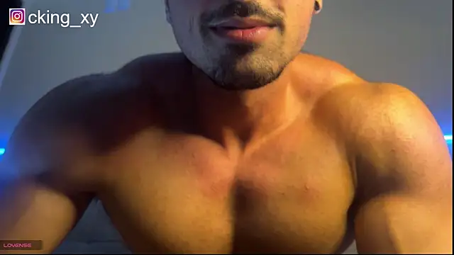 Snapshot of Lucasfit24 chatting on May 11, 3:34 am Lucasfit24 online show from May 11, 3:34 am