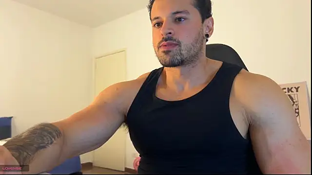 Snapshot of Lucasfit24 chatting on June 8, 1:28 am Lucasfit24 online show from June 8, 1:28 am