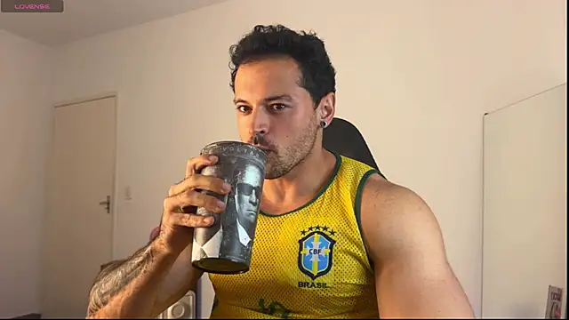 Snapshot of Lucasfit24 chatting on June 19, 12:59 am Lucasfit24 online show from June 19, 12:59 am