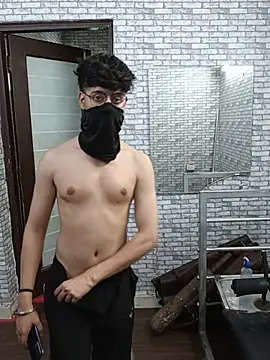 Snapshot of vaibhavchugh38 chatting on May 22, 5:51 pm vaibhavchugh38 online show from May 22, 5:51 pm
