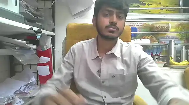 Snapshot of cute_modell chatting on February 19, 10:01 am cute modell online show from February 19, 10:01 am