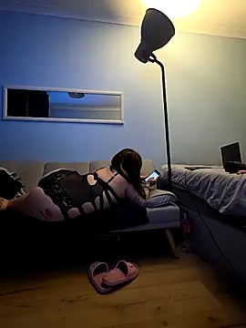 vanillachocduo online show from March 5, 2:14 am