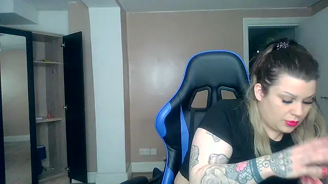 vanillachocduo online show from March 12, 10:37 am