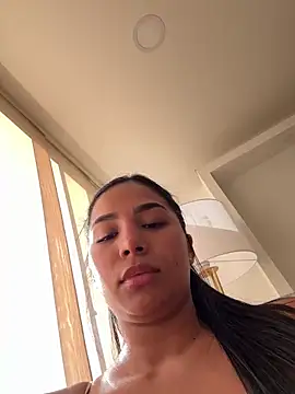 Snapshot of CharlotteGraay chatting on May 24, 9:31 pm CharlotteGraay online show from May 24, 9:31 pm
