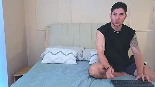 Snapshot of mr_danni chatting on June 4, 6:47 pm mr danni online show from June 4, 6:47 pm