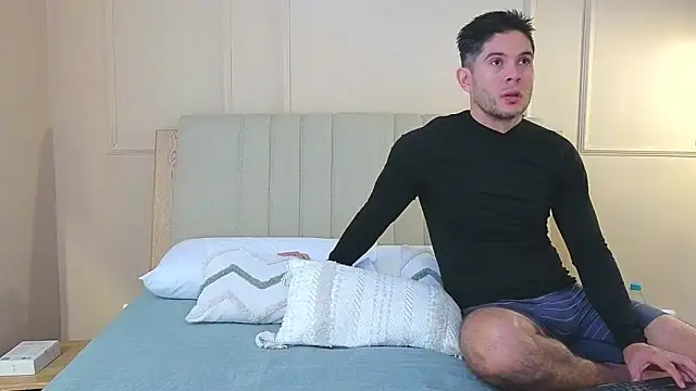 Snapshot of mr_danni chatting on June 17, 7:48 pm mr danni online show from June 17, 7:48 pm