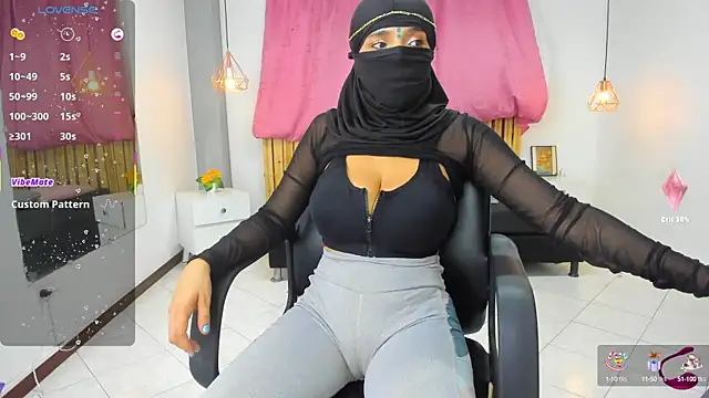 Snapshot of azahara_faraah chatting on February 23, 6:23 pm azahara faraah online show from February 23, 6:23 pm