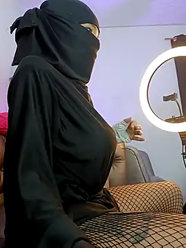 Snapshot of azahara_faraah chatting on September 25, 4:11 pm azahara faraah online show from September 25, 4:11 pm