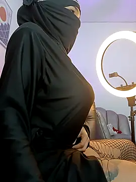 Snapshot of azahara_faraah chatting on October 13, 6:19 pm azahara faraah online show from October 13, 6:19 pm