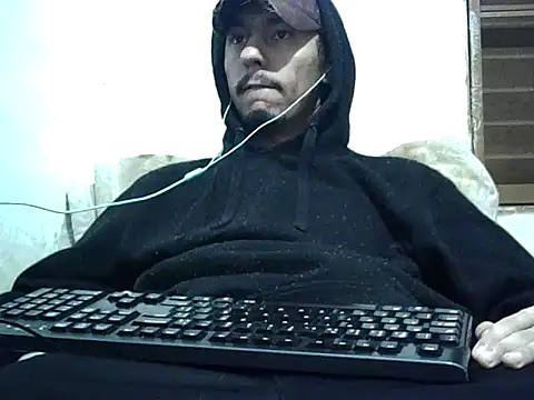 Snapshot of michel1520 chatting on September 27, 3:44 am michel1520 online show from September 27, 3:44 am