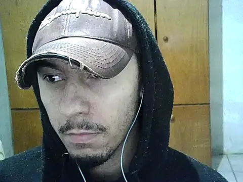 Snapshot of michel1520 chatting on October 31, 1:01 pm michel1520 online show from October 31, 1:01 pm