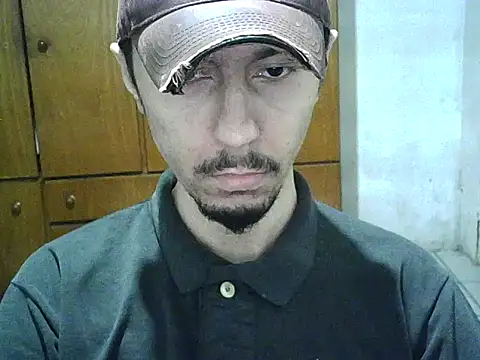 Snapshot of michel1520 chatting on November 9, 6:17 pm michel1520 online show from November 9, 6:17 pm