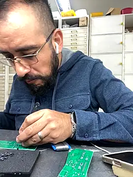 leonardohot1987 online show from November 19, 8:20 pm