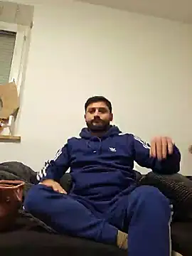 Snapshot of Mehmet2304 chatting on January 9, 10:31 pm Mehmet2304 online show from January 9, 10:31 pm