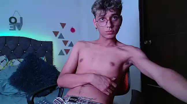 Snapshot of andrew_willyams chatting on January 10, 10:57 pm andrew willyams online show from January 10, 10:57 pm