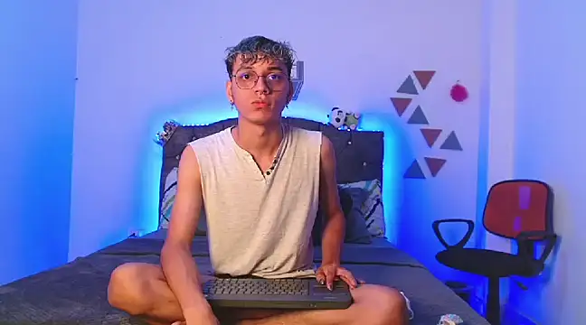 Snapshot of andrew_willyams chatting on January 19, 11:01 am andrew willyams online show from January 19, 11:01 am