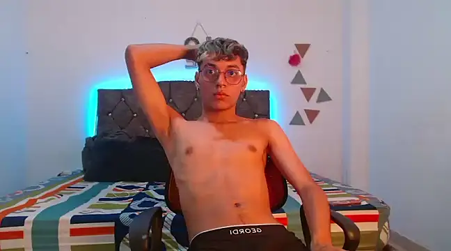 Snapshot of andrew_willyams chatting on January 28, 5:14 pm andrew willyams online show from January 28, 5:14 pm