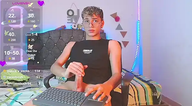 Snapshot of andrew_willyams chatting on March 2, 5:47 pm andrew willyams online show from March 2, 5:47 pm