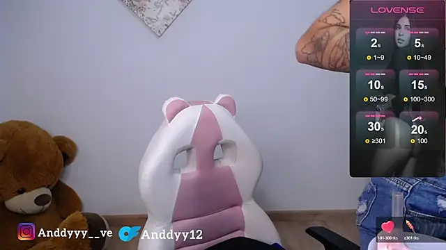 Snapshot of Anddyy__ chatting on July 28, 3:21 pm Anddyy online show from July 28, 3:21 pm