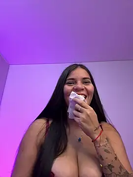Snapshot of Anddyy__ chatting on August 5, 9:17 pm Anddyy online show from August 5, 9:17 pm