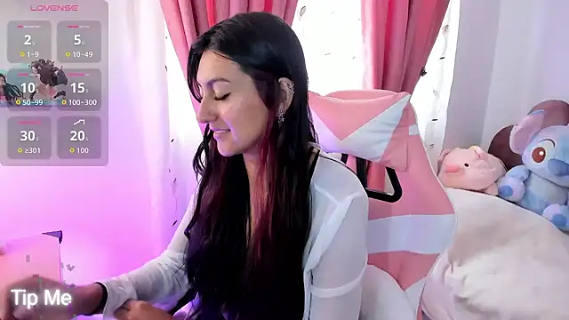 Snapshot of sweetfoxy_17 chatting on February 3, 8:03 pm sweetfoxy 17 online show from February 3, 8:03 pm