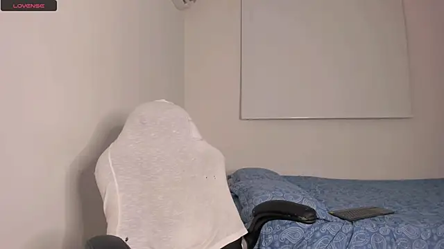 Snapshot of maxsteel177 chatting on January 18, 11:33 pm maxsteel177 online show from January 18, 11:33 pm