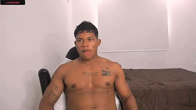 Snapshot of maxsteel177 chatting on January 24, 10:51 pm maxsteel177 online show from January 24, 10:51 pm